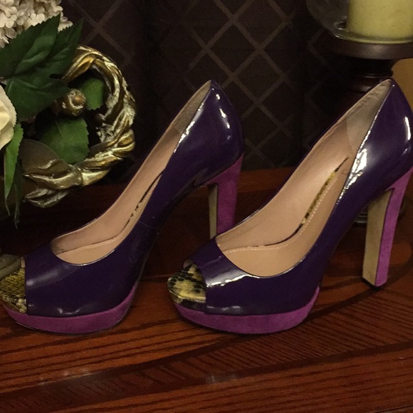 Shoes - Picture 3 of 8